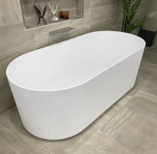 Lincoln Fluted Oval Gloss White 1500-1700nn Freestanding Bath